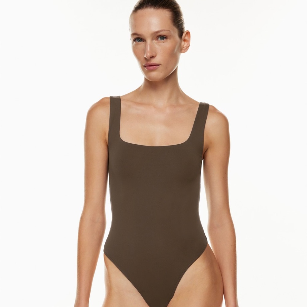 Aritzia Babaton Contour square neck bodysuit - Size XS